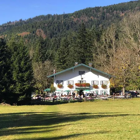 Bergchalet Falkenstein, Inzell, Cleaning Included Dağ evi